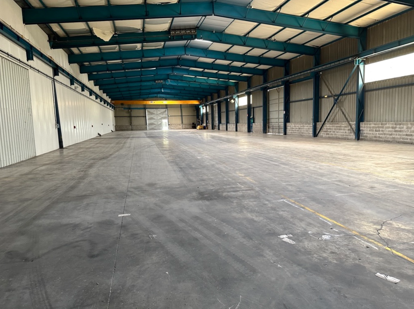 Local d'activité à louer - 1700.0 m2 - 13 - Bouches-du-Rhone