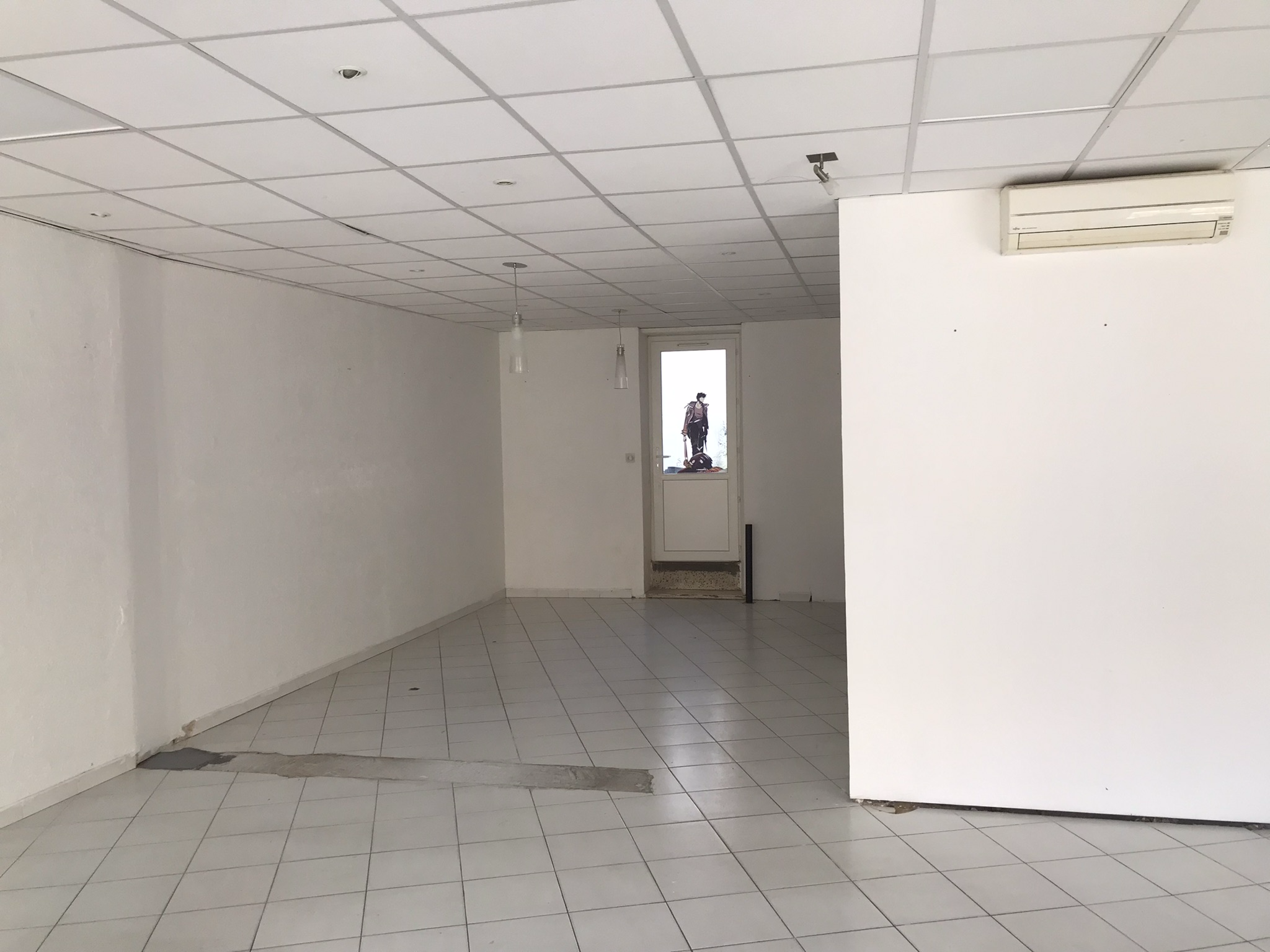 Local commercial à louer - 73.0 m2 - 30 - Gard