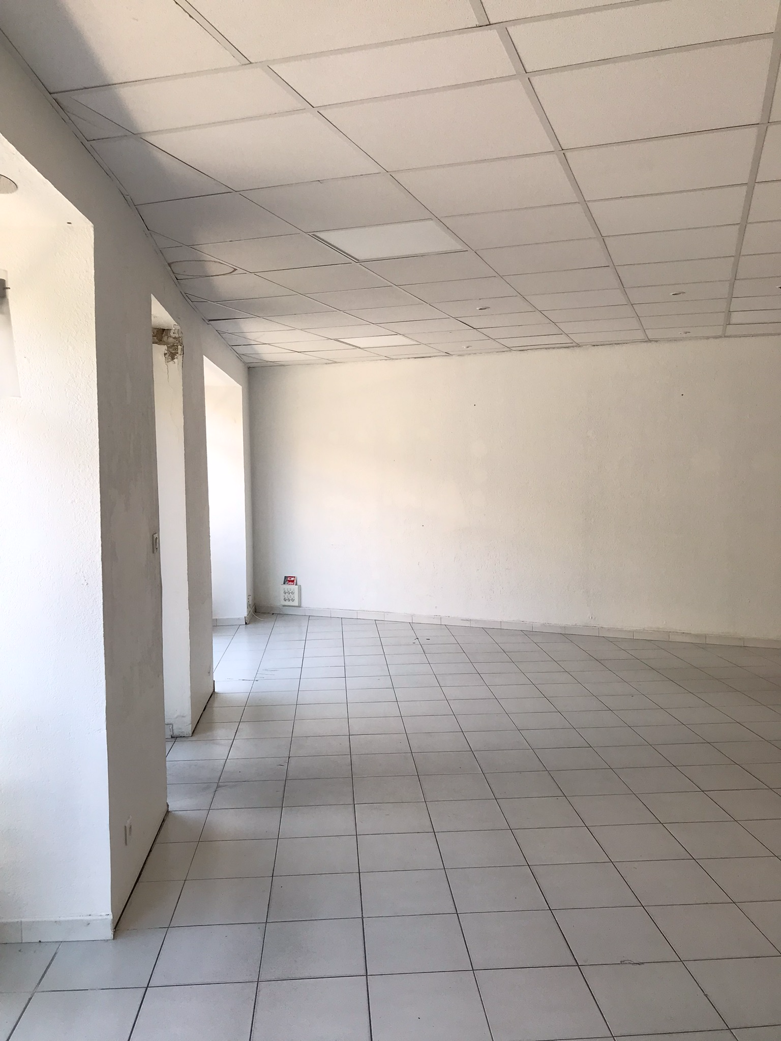 Local commercial à louer - 73.0 m2 - 30 - Gard